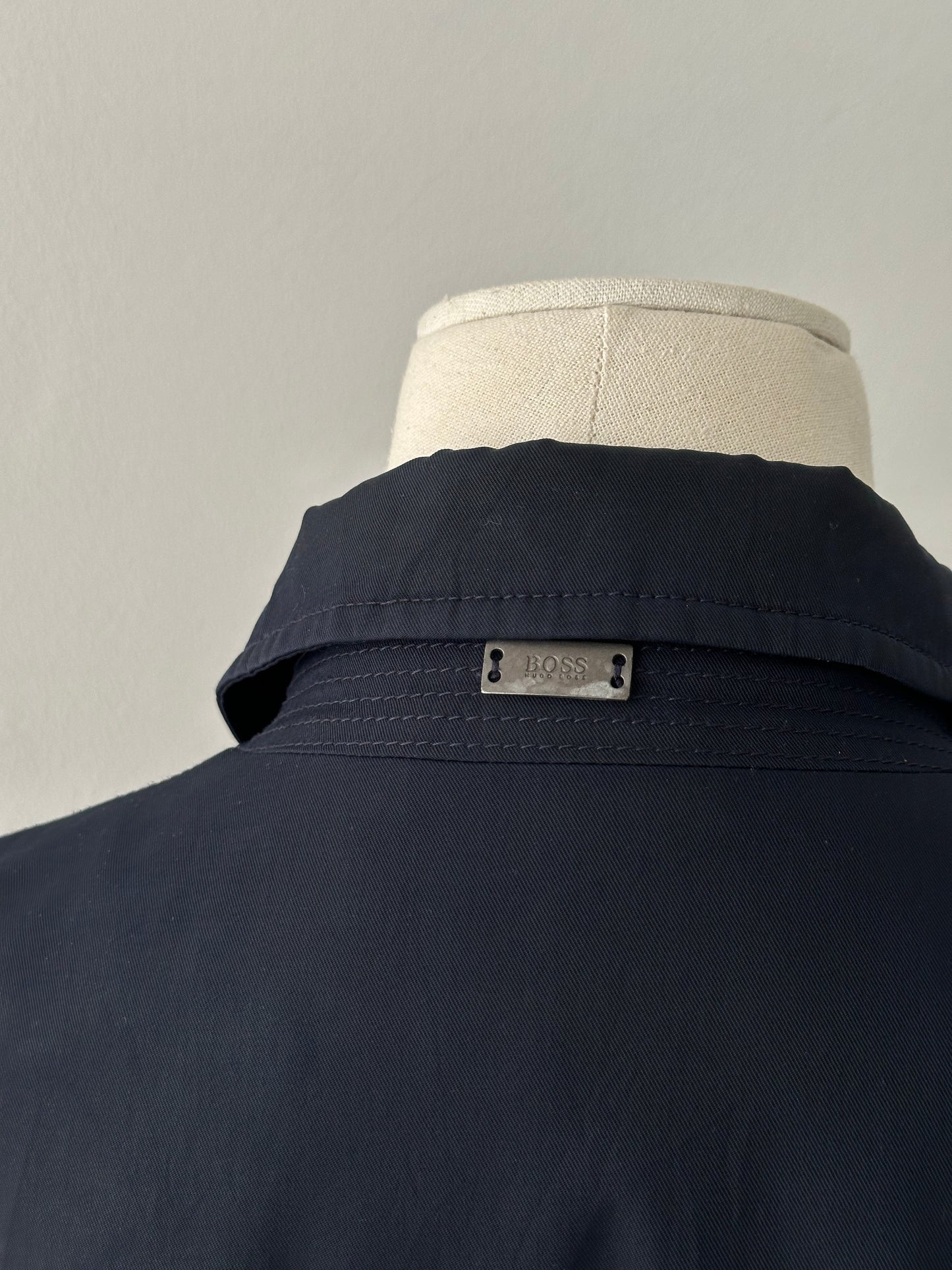 Hugo Boss 2000s cotton water-repellent trench coat in size L, beige color, featuring classic design with button details and belt.