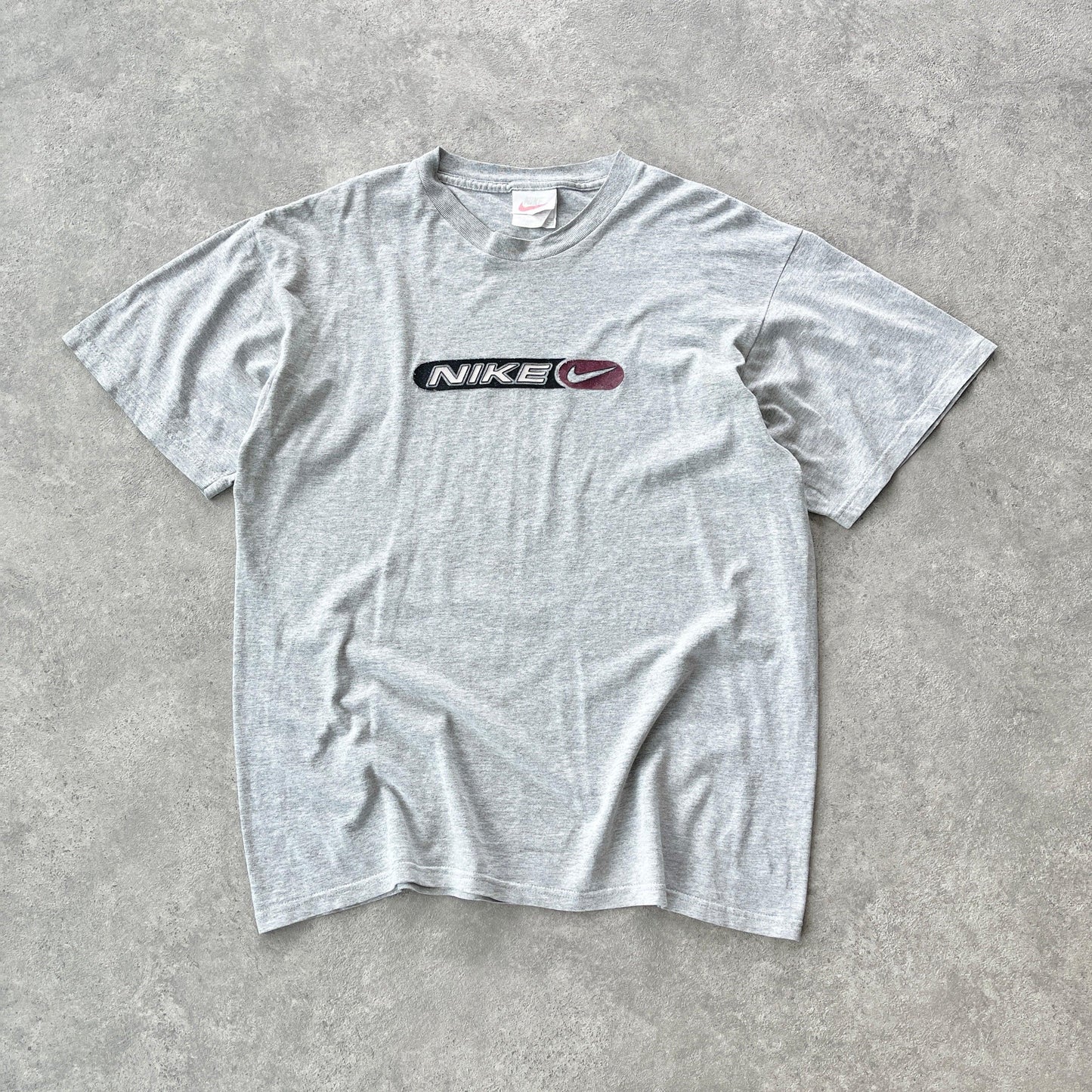 Nike 1990s spellout embroidered t-shirt (M)