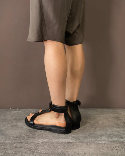 ANN DEMEULEMEESTER SANDALS (EU 39)