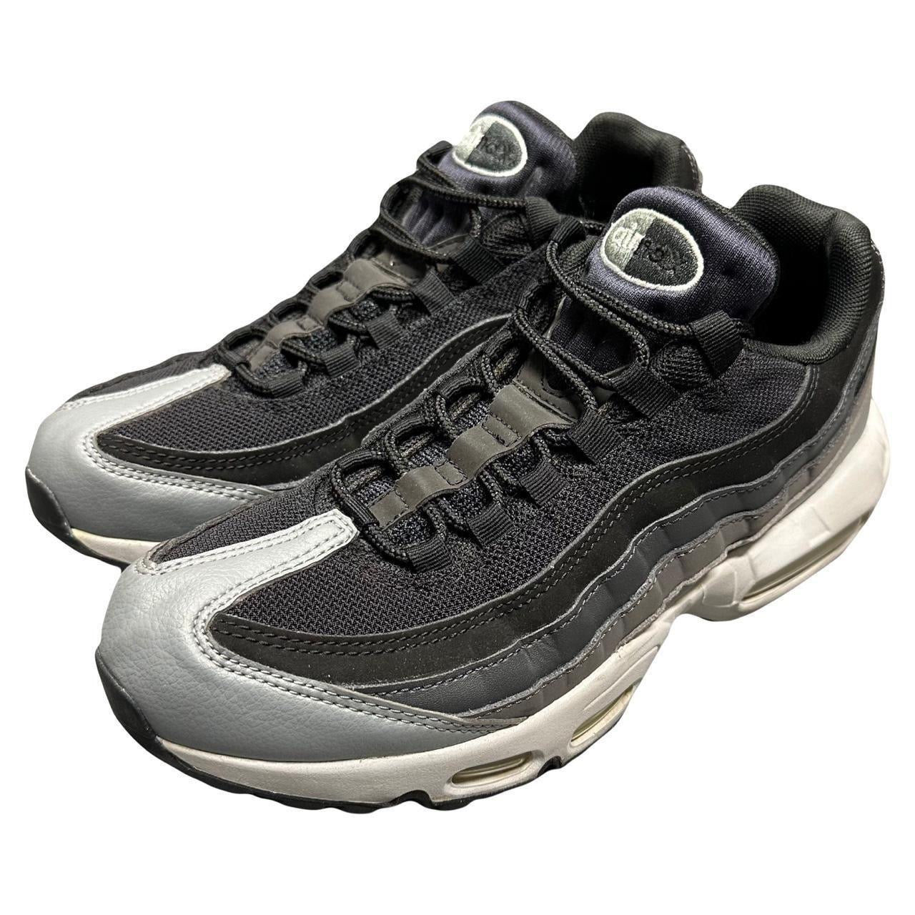 Nike Air max 95 In Grey & Black (7UK/8US)