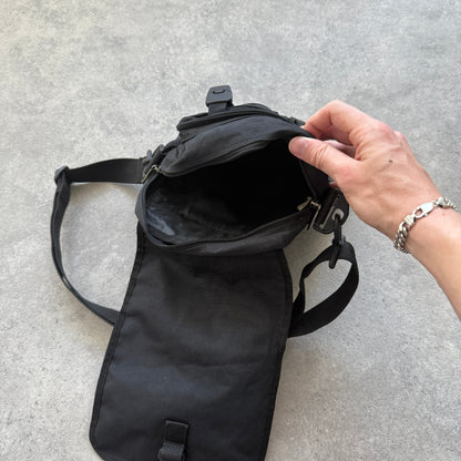 Nike 1990s cross body technical utility bag (11”x9”)