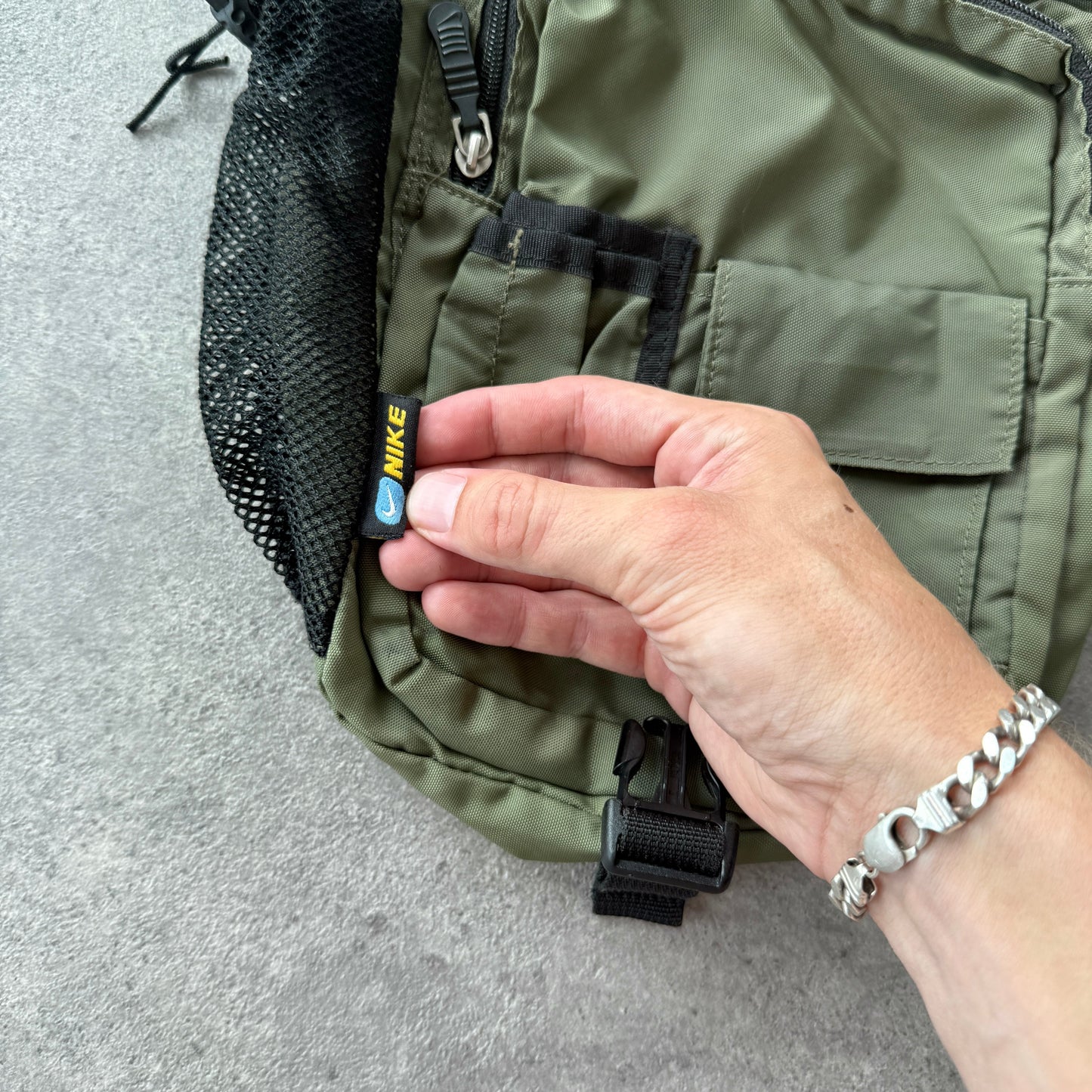 Nike 1990s cross body utility bag (11”x10”)