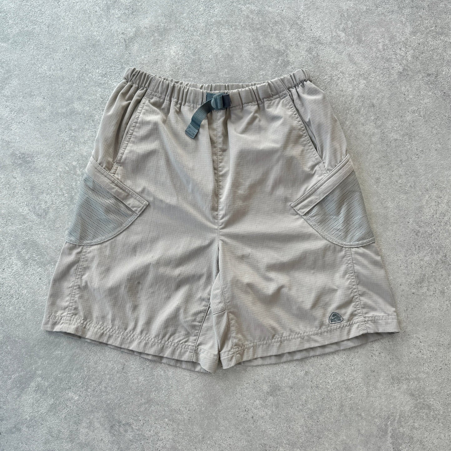 Nike ACG 2000s technical ripstop cargo shorts (S)