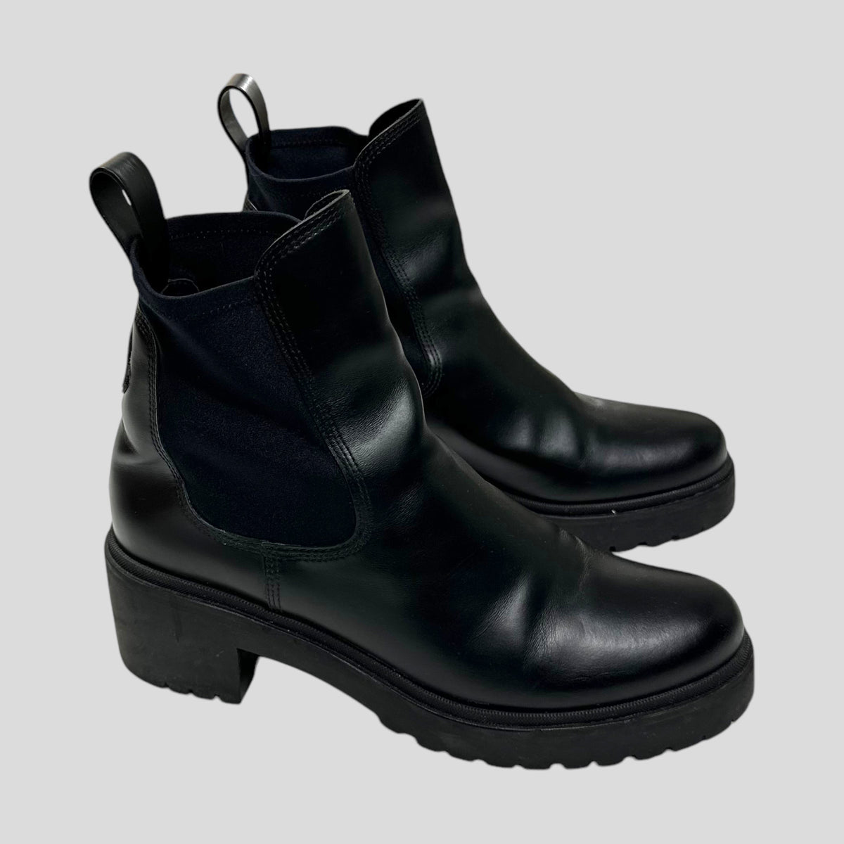 Moncler Vera Leather Chelsea Ankle Boot - UK8 | Black