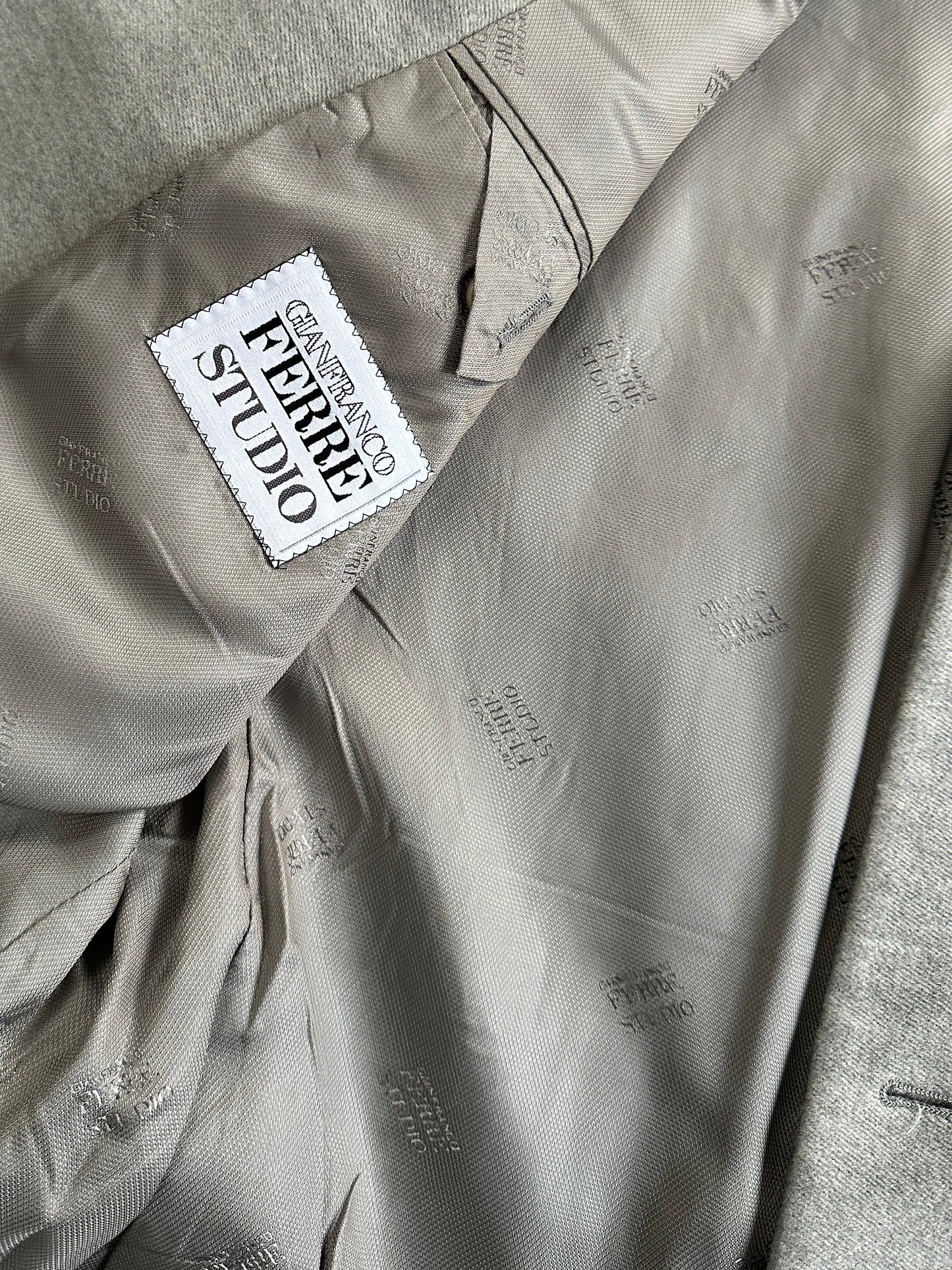 Gianfranco Ferre 1990s Wool Single Breasted Coat - L