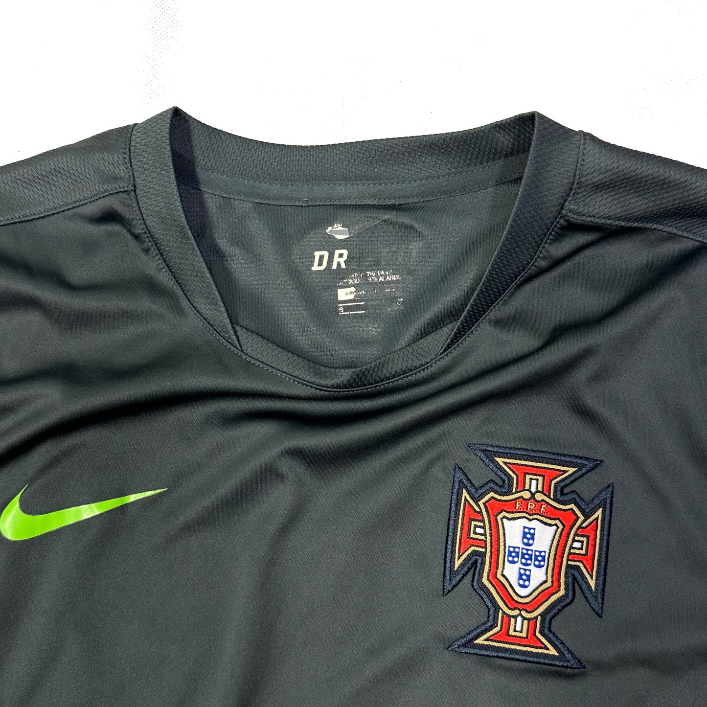 Nike 2011/12 Portugal Training Shirt In Charcoal & Green ( S )