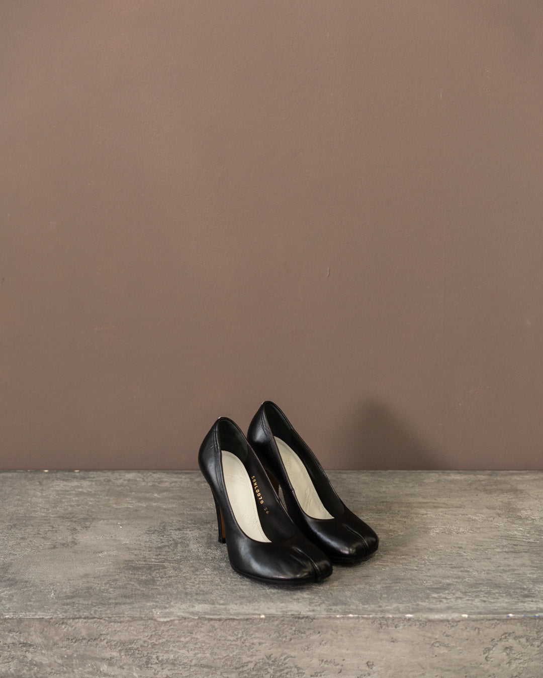 MARGIELA TABI HEELS (EU 36, fits like 35)