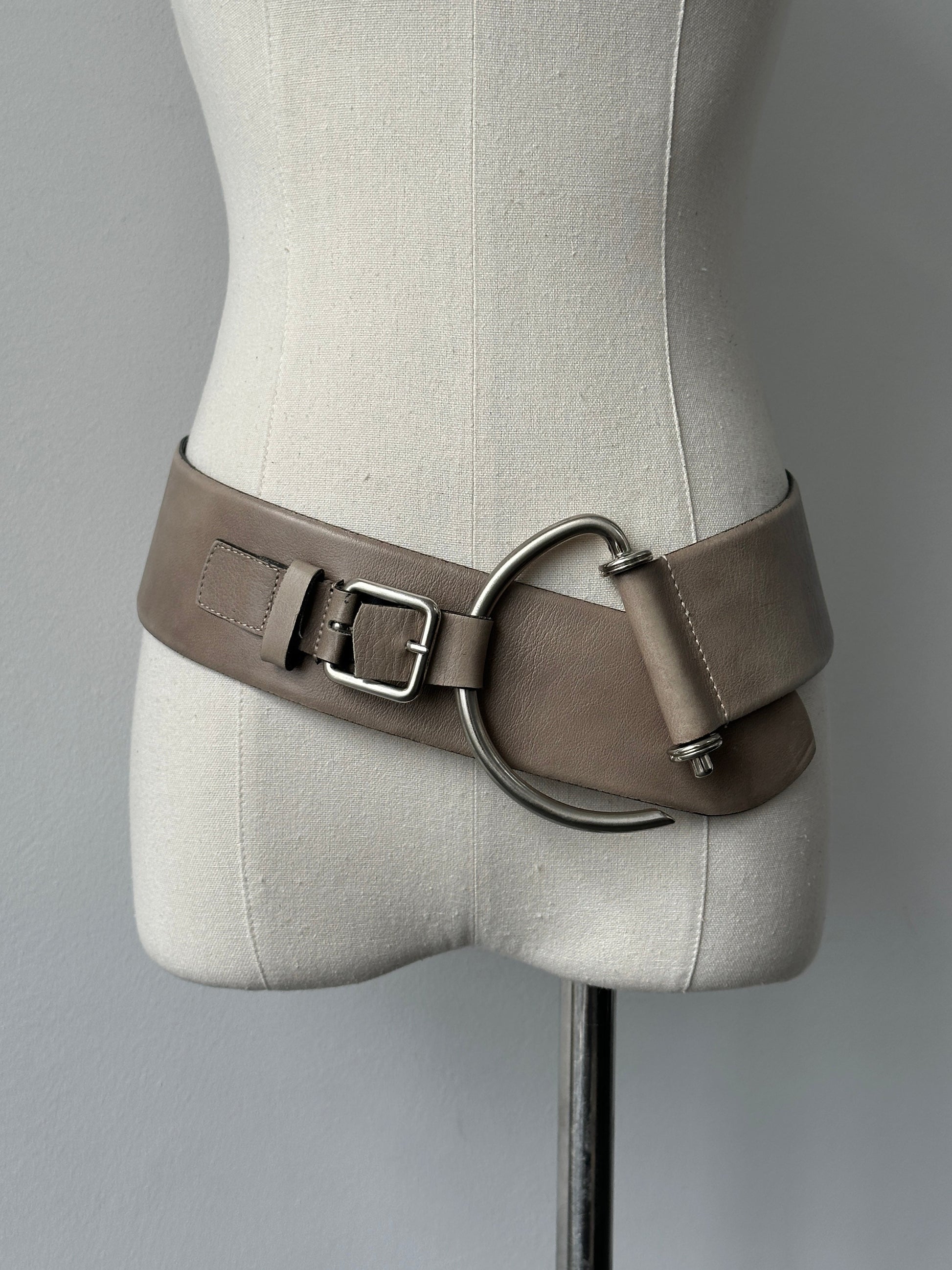 Vintage 1990s Leather Chunky D Ring Belt - One size
