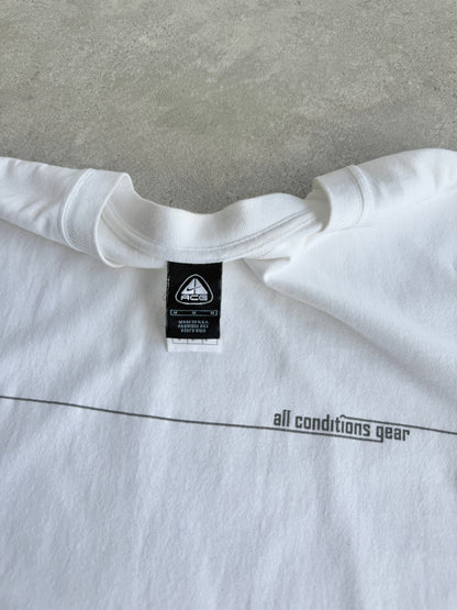 nike acg 2000s heavyweight graphic t-shirt (m)