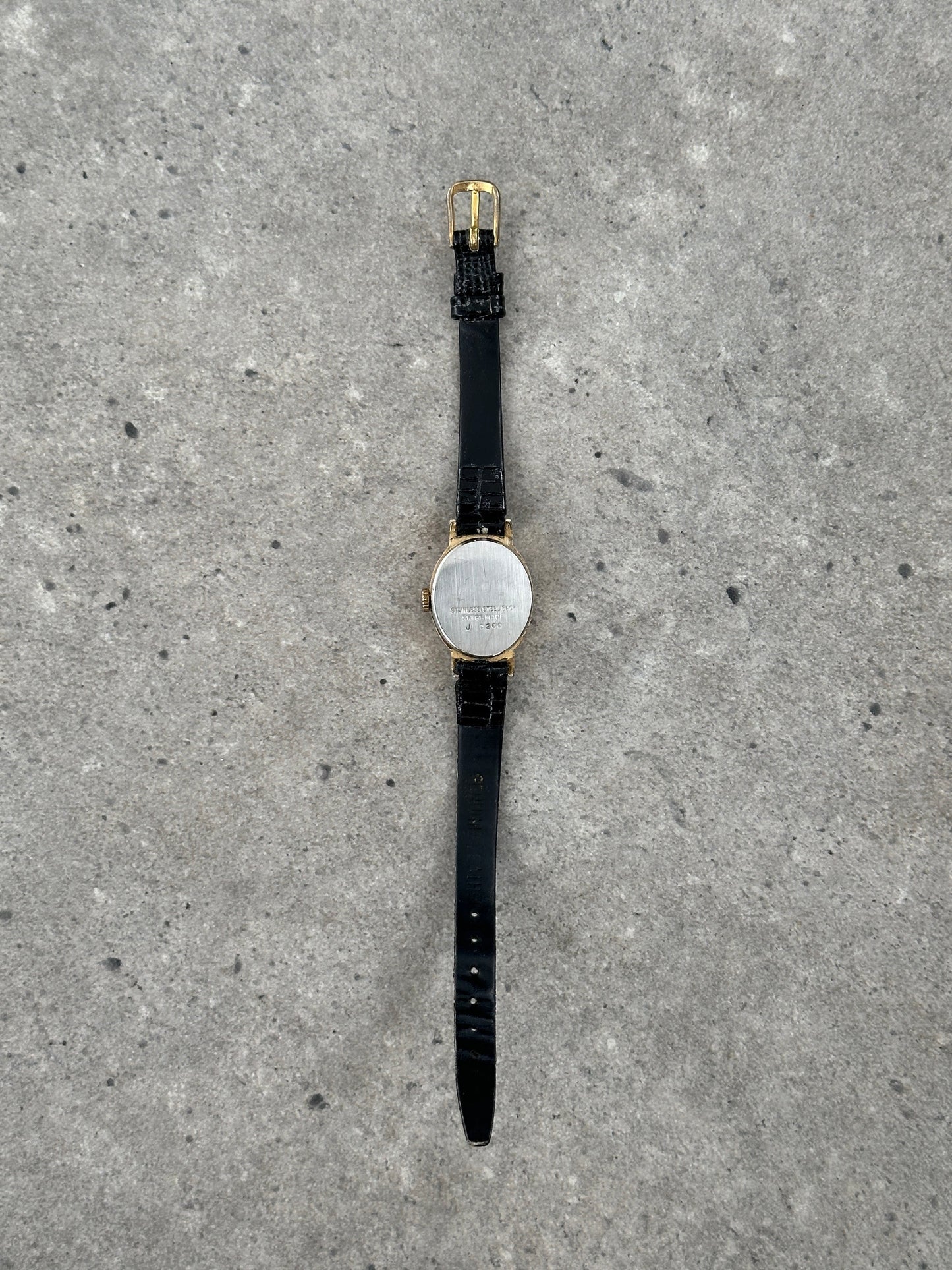 Vintage Montine 1980s Swiss Gold Tone 17 Jewel Leather Watch