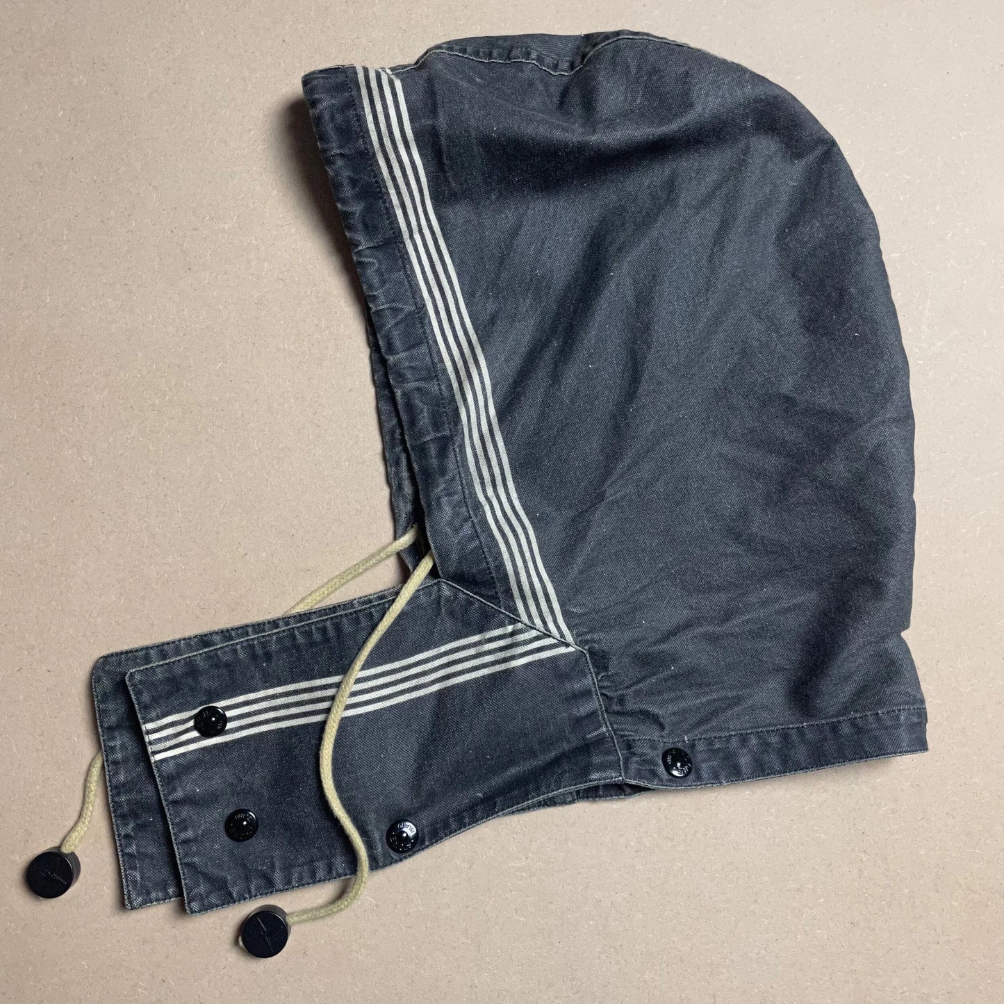 S/S 1986 Charcoal Grey Sail Cloth Marina Spell Out Hooded Coach Jacket