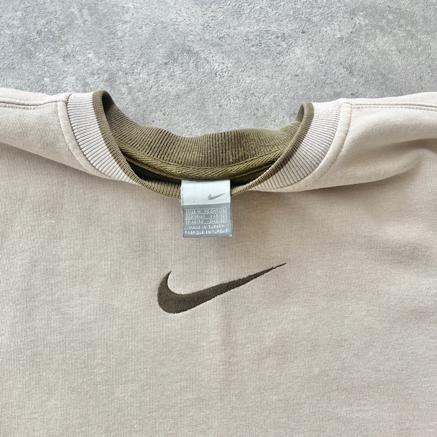 Nike RARE 2000s heavyweight embroidered sweatshirt (M)