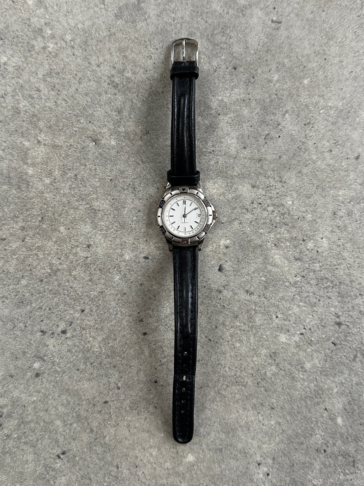 Vintage 1990s Silver Tone Japan Movement Round Quartz Watch