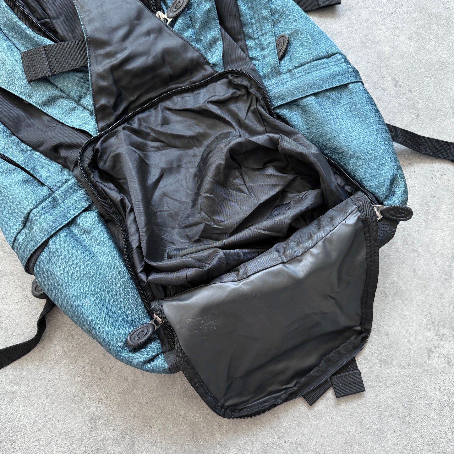 Oakley Software 2000s technical utility backpack (22”x18”)