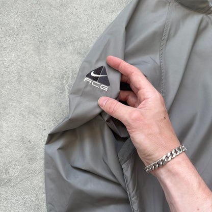 Nike ACG 1990s technical lightweight packable shell jacket (L)