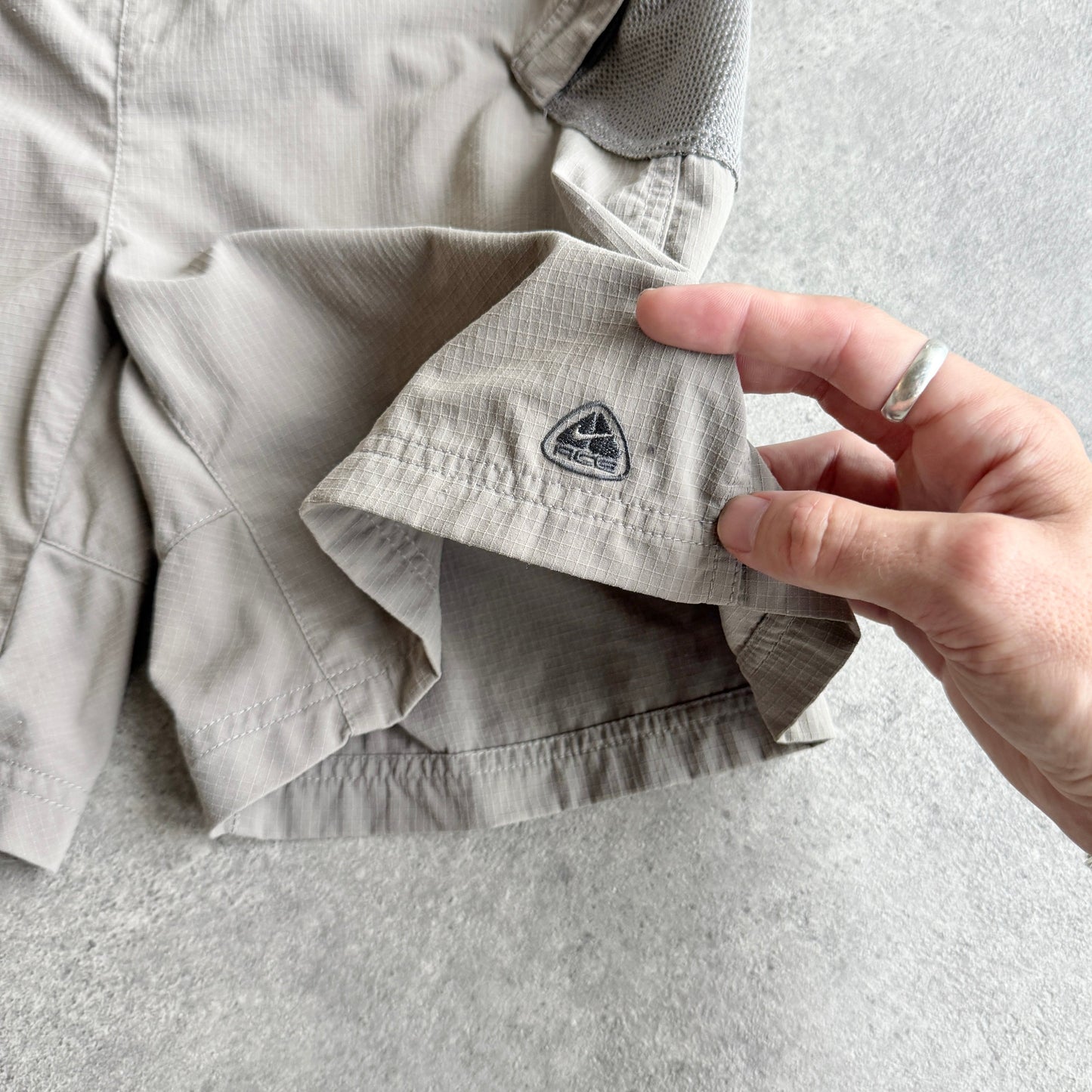 Nike ACG 2000s technical ripstop embroidered cargo shorts (L)