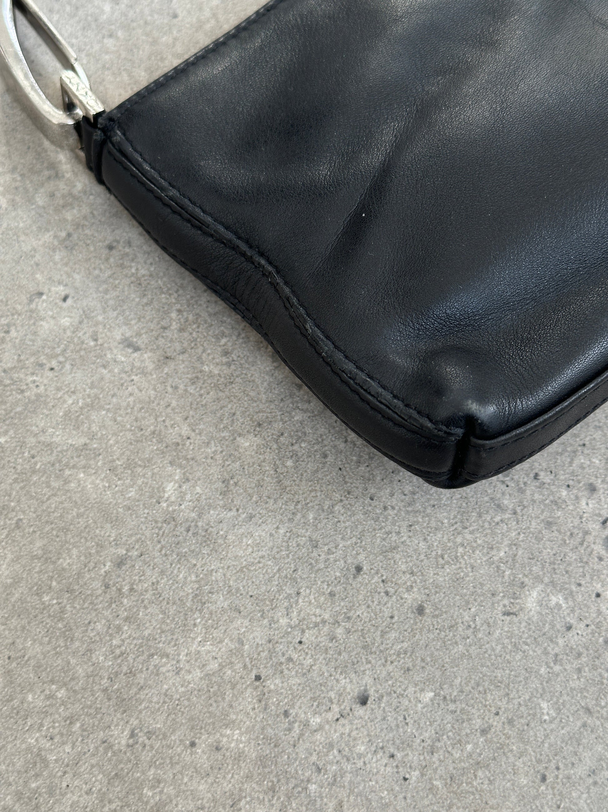 DKNY 2000s Leather Shoulder Bag