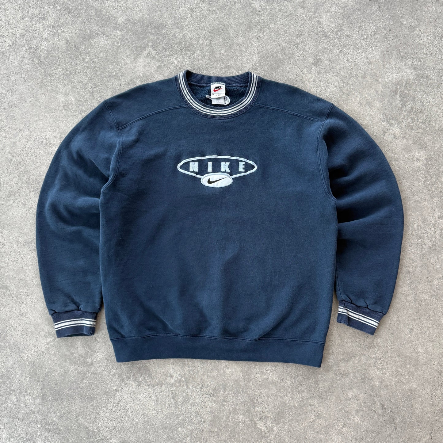 Nike RARE 1990s heavyweight embroidered sweatshirt (M)