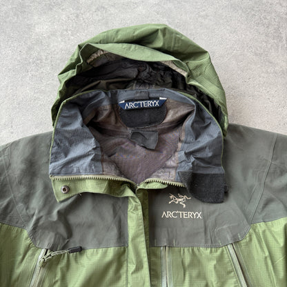 Arc’teryx 2003 Theta AR Gore-tex technical shell jacket (L)