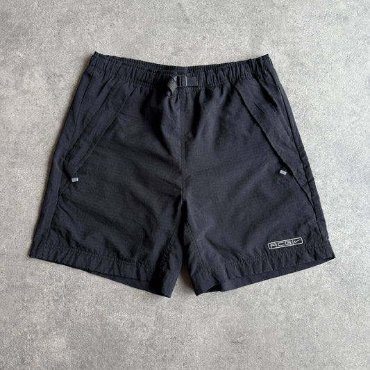 Nike ACG 1990s technical ripstop embroidered cargo shorts (M)