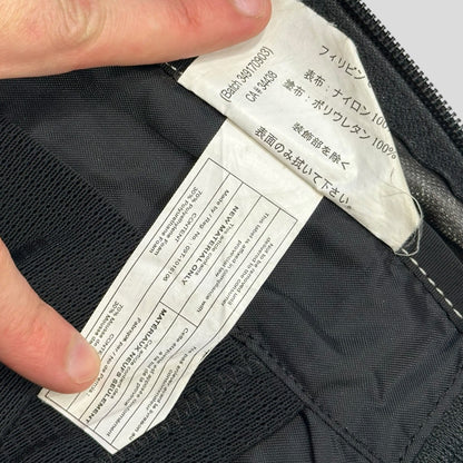 Arc’teryx Arro 22 Waterproof Backpack - 24k Gold | O/S, Black
