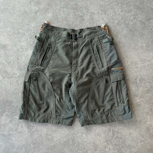 Oakley Software RARE 2000s technical ripstop cargo shorts (M)
