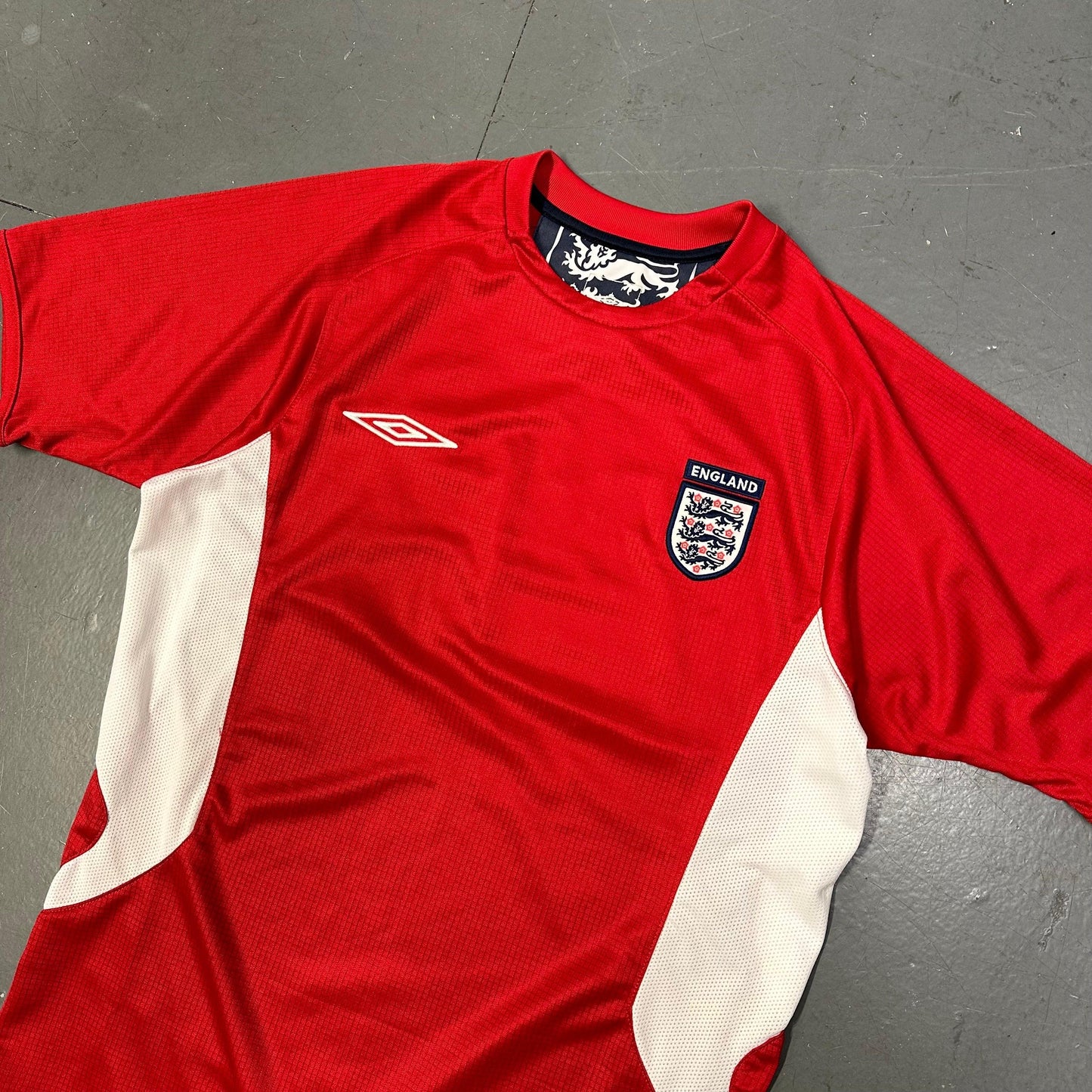 Umbro England 2006/07 Training Shirt In Red ( S )