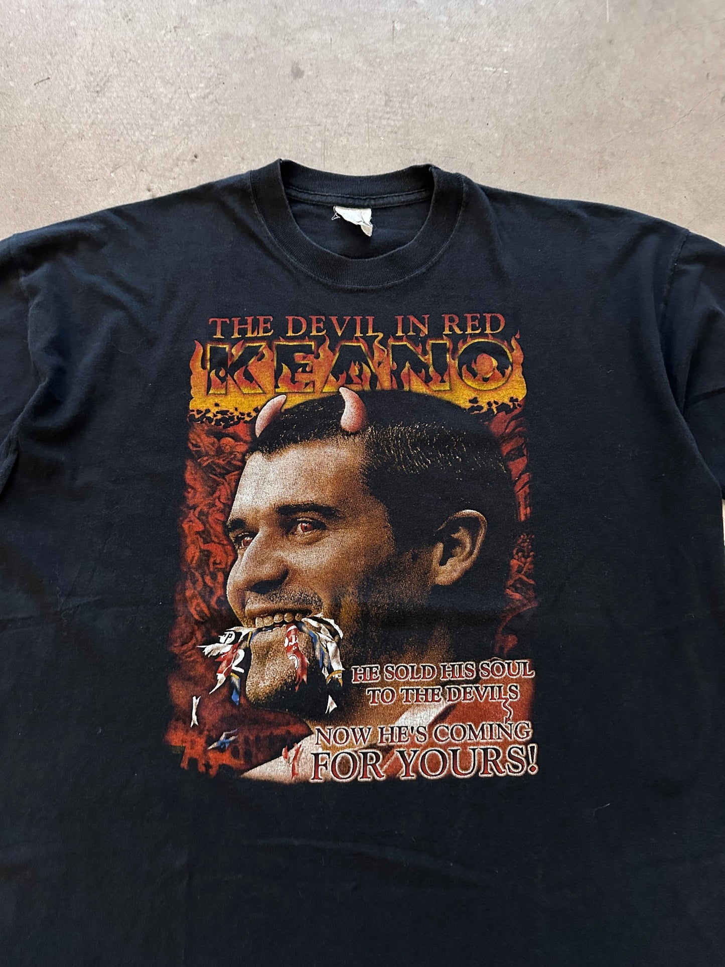1990's The Devil in Red Keano T-Shirt - XL