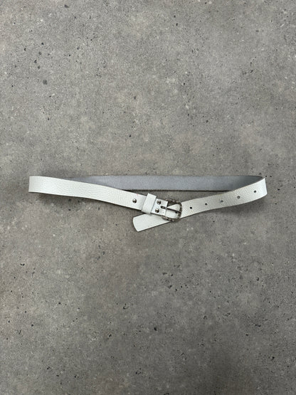 Vintage 1990s chrome leather belt with adjustable W24-30, featuring a classic buckle design and durable leather finish.