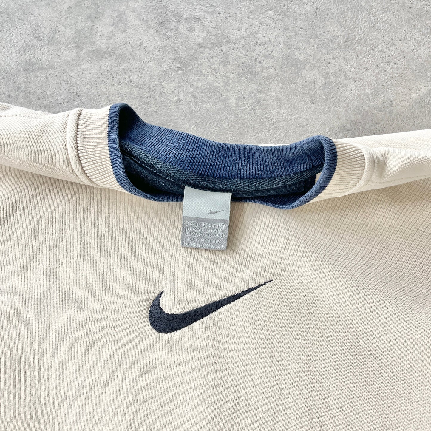 Nike RARE 2000s heavyweight embroidered sweatshirt (L)