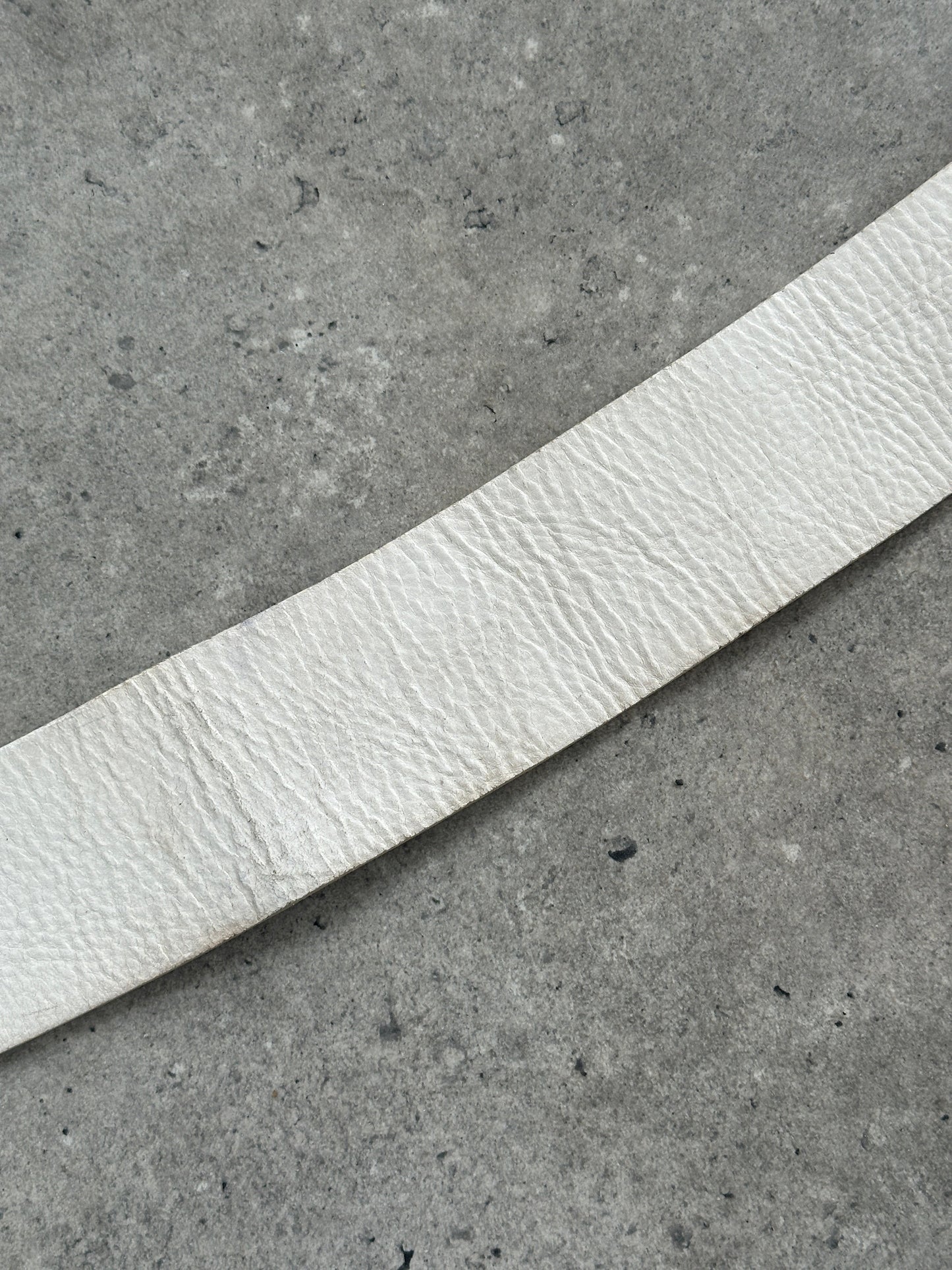 Italian Vintage 1990s Chrome Chunky Leather Belt- 28-32”