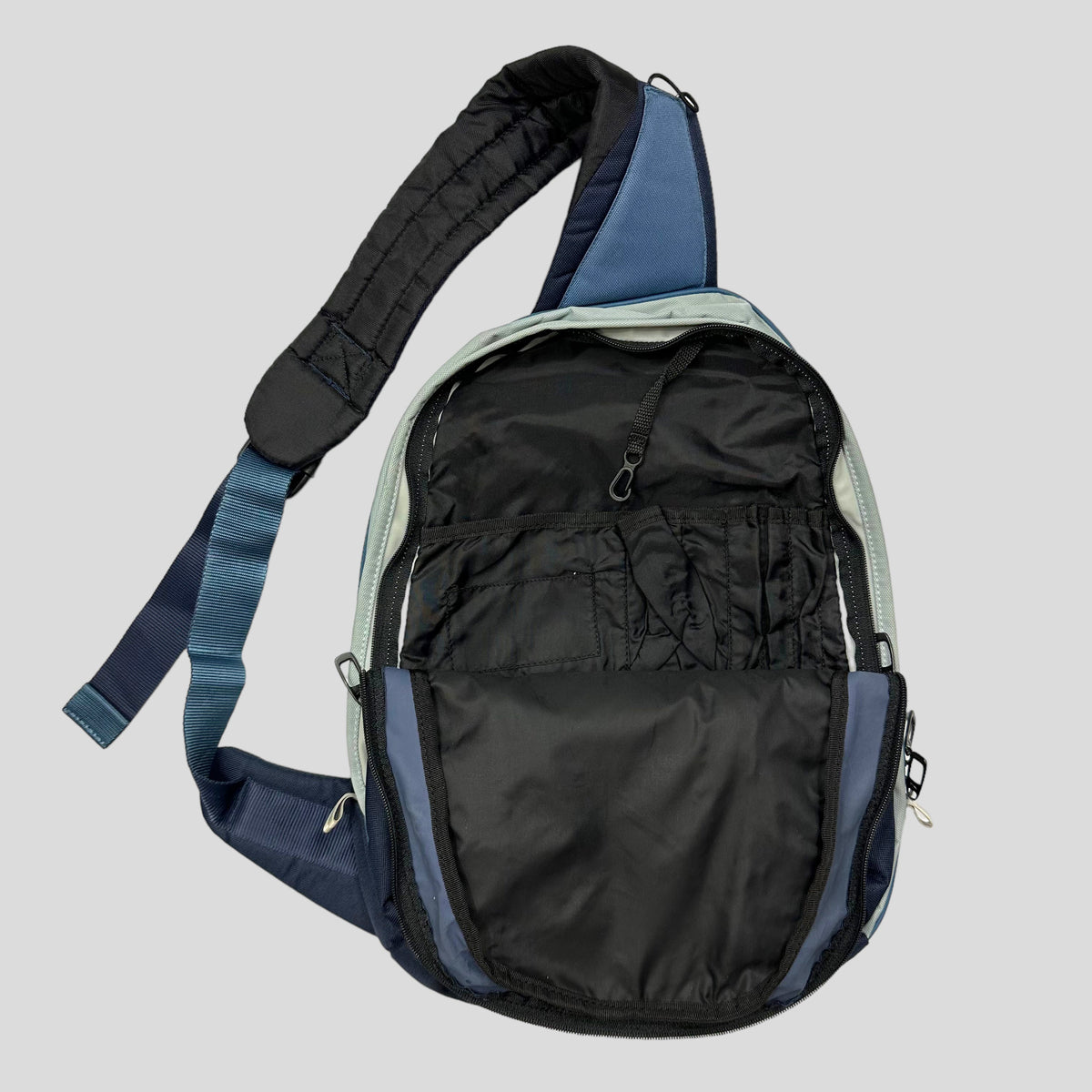 Nike 2003 Walkman Utility Slingbag | O/S, Red