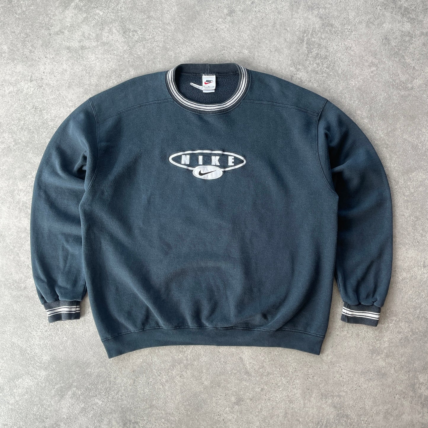 Nike RARE 1990s heavyweight embroidered sweatshirt (XL)