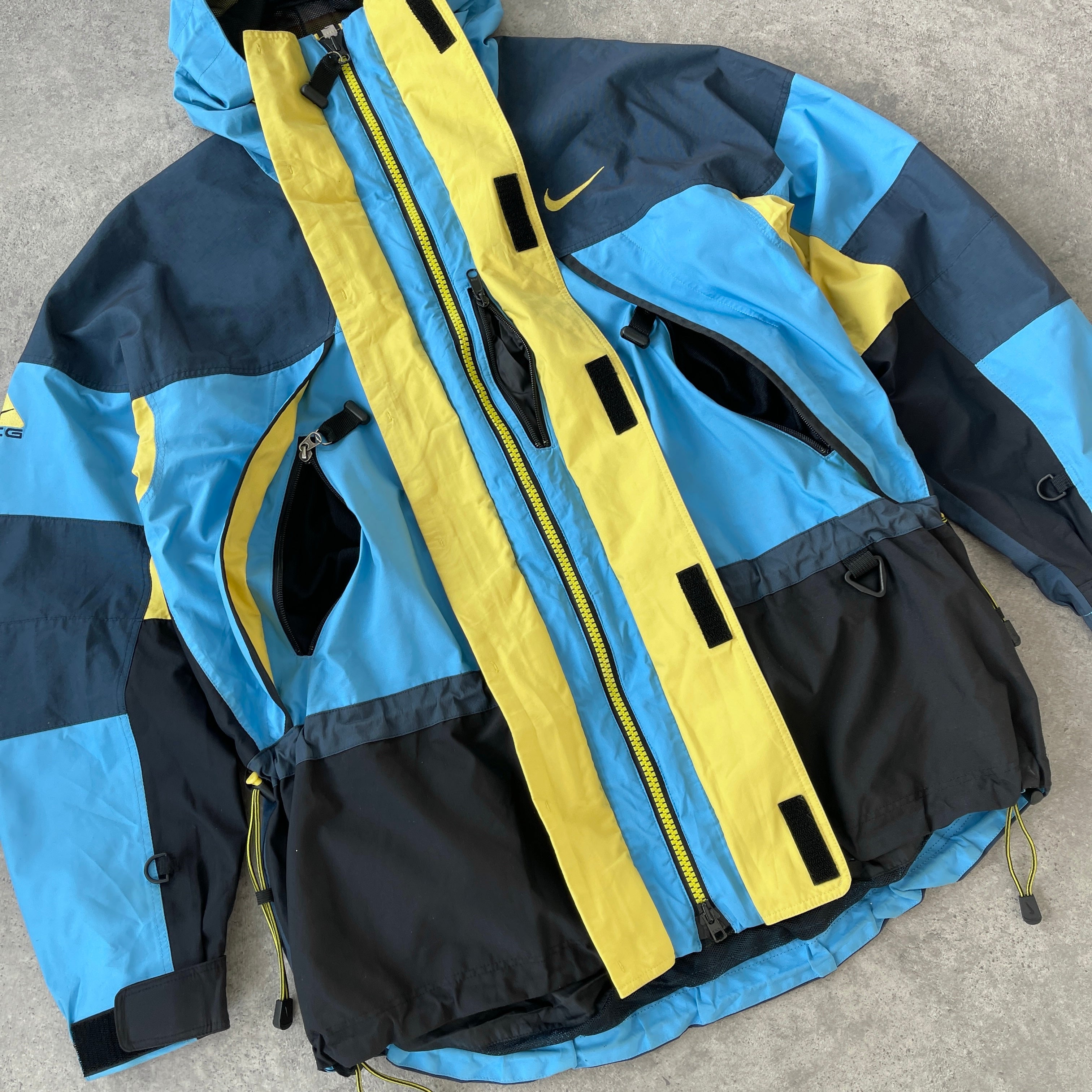 Nike ACG 1990s storm-fit heavyweight waterproof technical