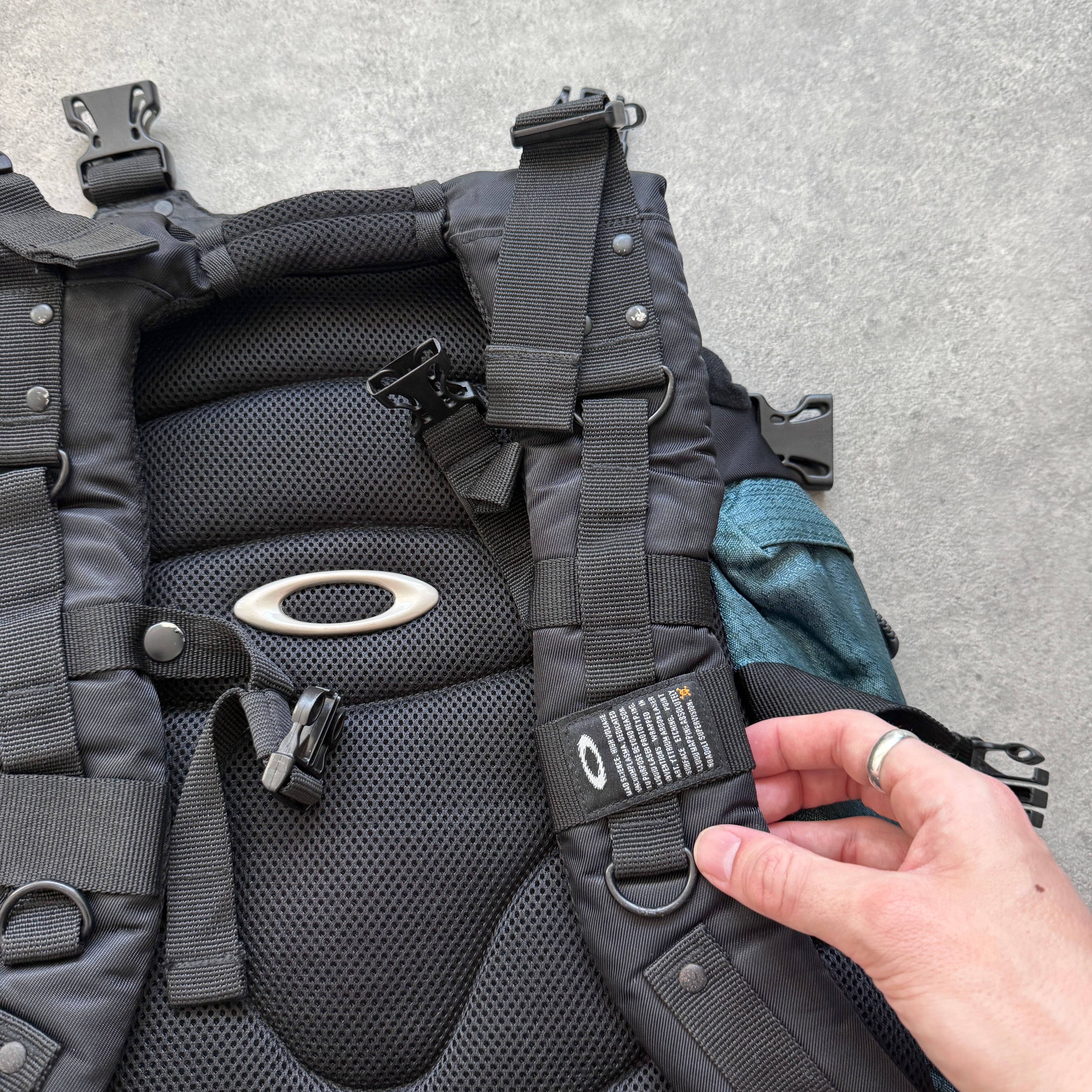 Vintage Oakley Software 2000s technical utility backpack (22”x18