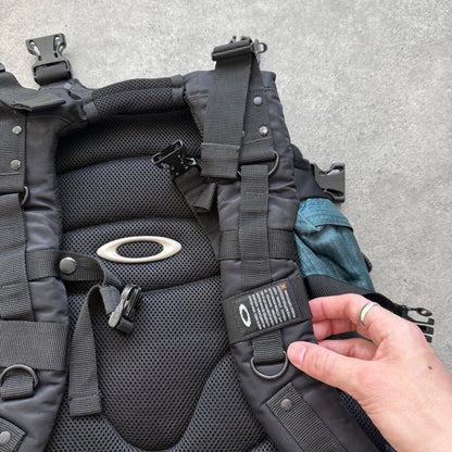 Oakley Software 2000s technical utility backpack (22”x18”)