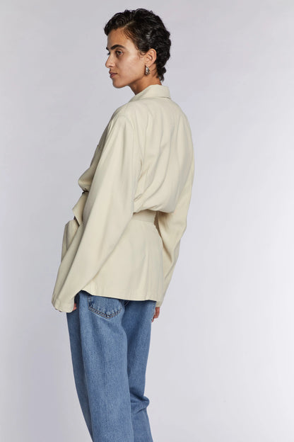 https://images.squarespace-cdn.com/content/v1/647deca2e9dd1d6177bd43cb/3a8d27cc-1319-49c4-a4b7-40406138bbda/ALAIA+JACKET+BEIGE_+15.jpg
