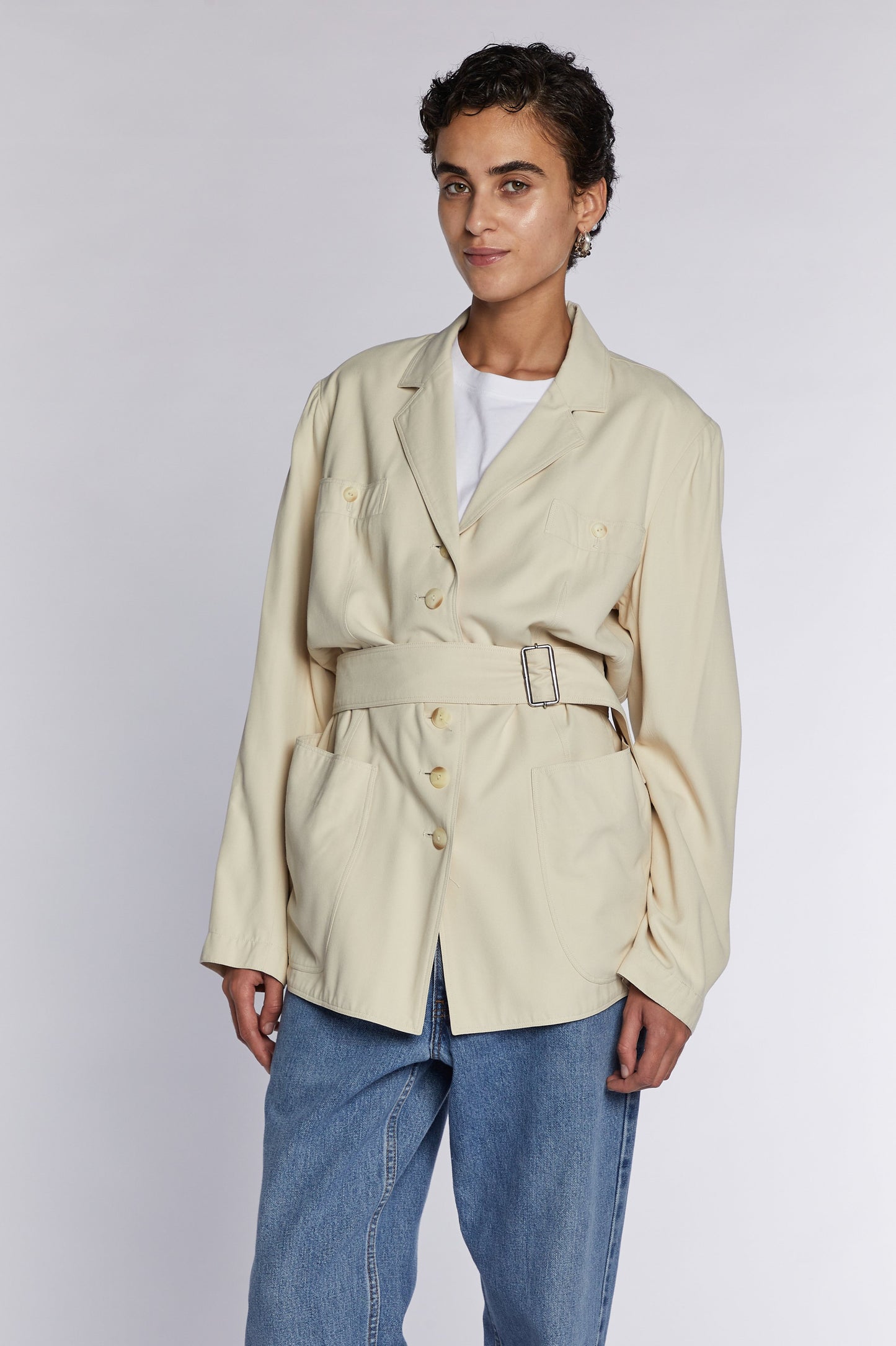 https://images.squarespace-cdn.com/content/v1/647deca2e9dd1d6177bd43cb/7676452e-8108-40a1-9c31-5c1f4da22f24/ALAIA+JACKET+BEIGE_+9.jpg