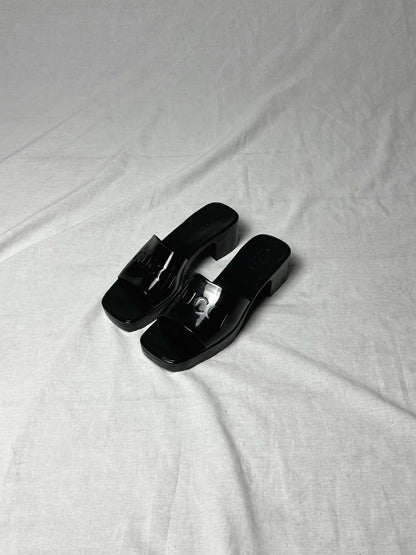 GUCCI RUBBER LOGO SANDALS | DEFAULT TITLE, Black