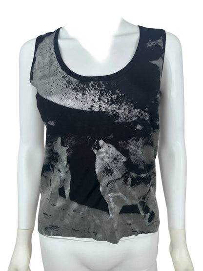 A sleeveless black tank top with a gray and white wolf graphic print, displayed on a white mannequin torso.