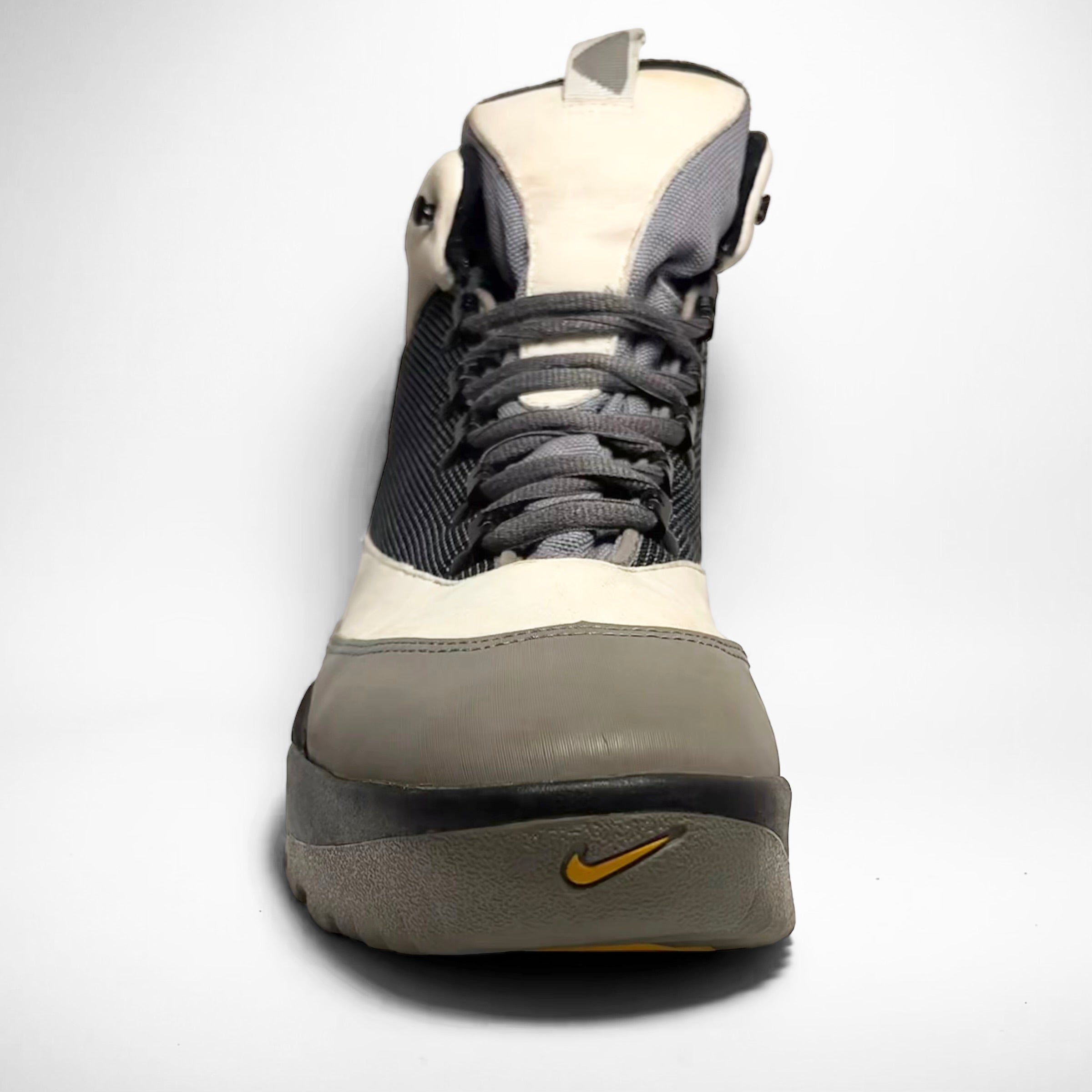 Nike popular ACG boots