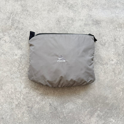 Nike ACG 1990s technical lightweight packable shell jacket (L)