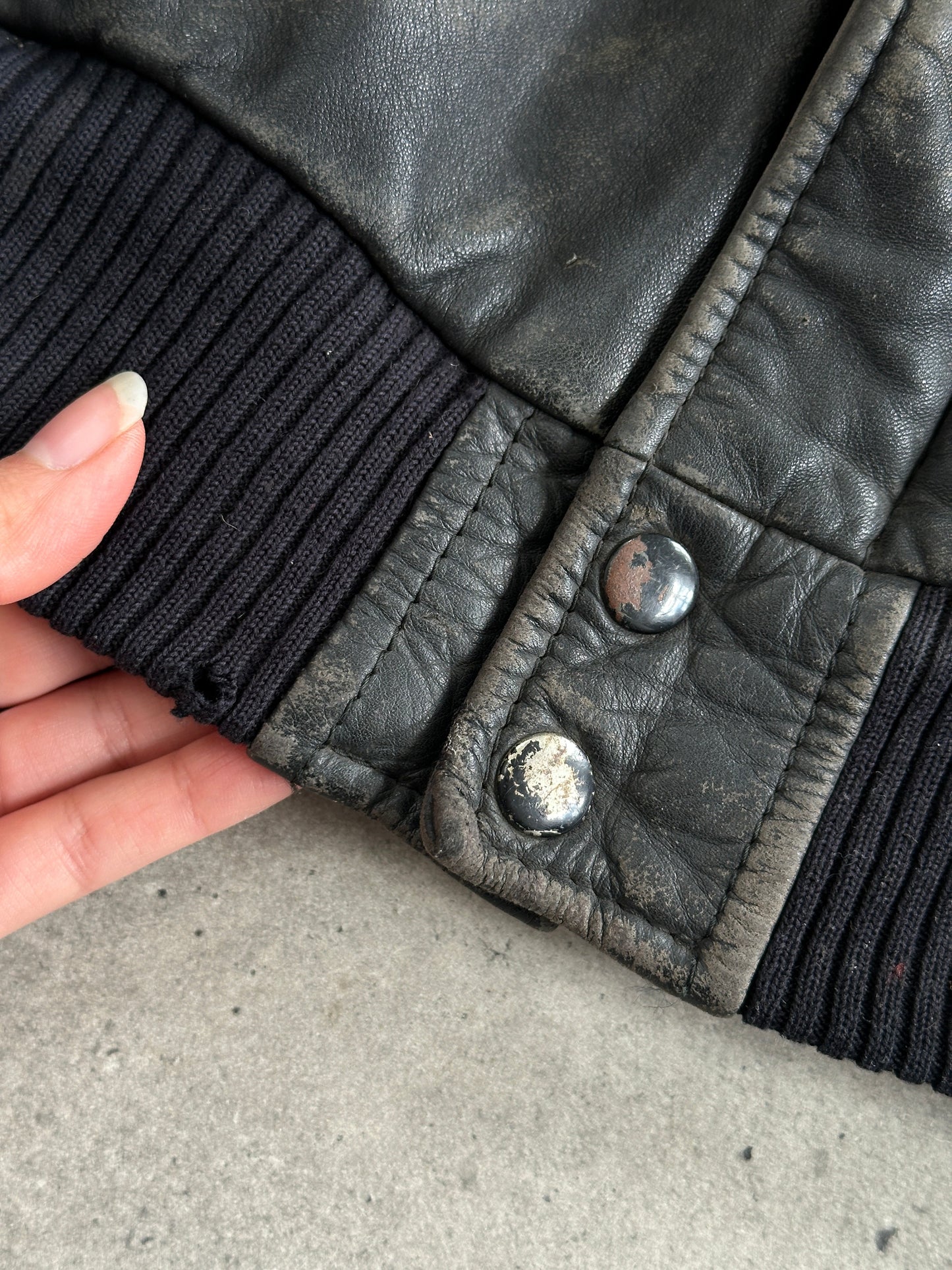 Vintage Distressed Leather Bomber Jacket - M/L