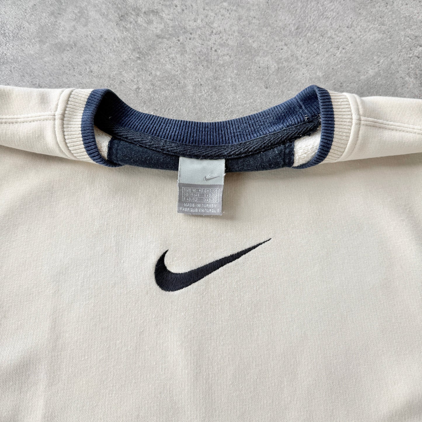 Nike 2000s heavyweight embroidered sweatshirt (M)