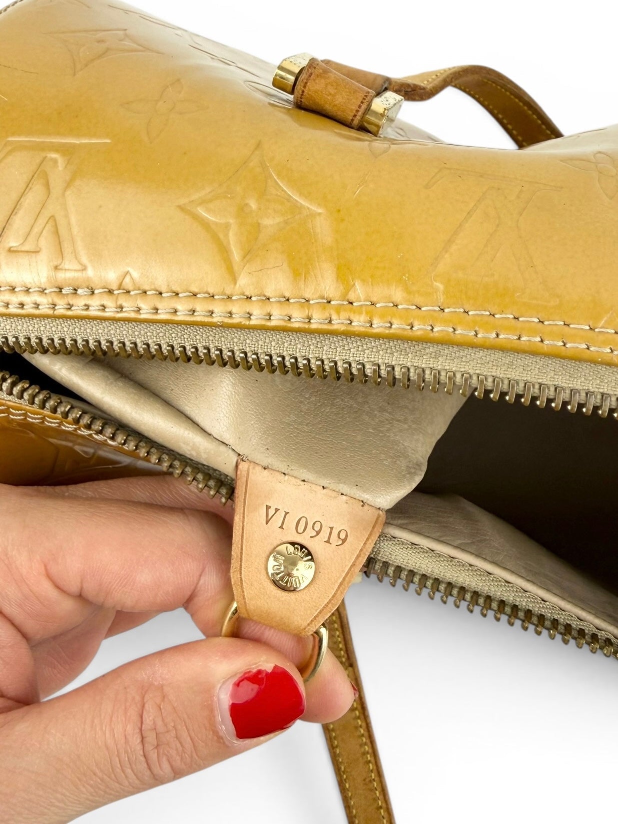 Vintage 1999 Louis Vuitton Vernis Bedford Handbag | O/S, Gold