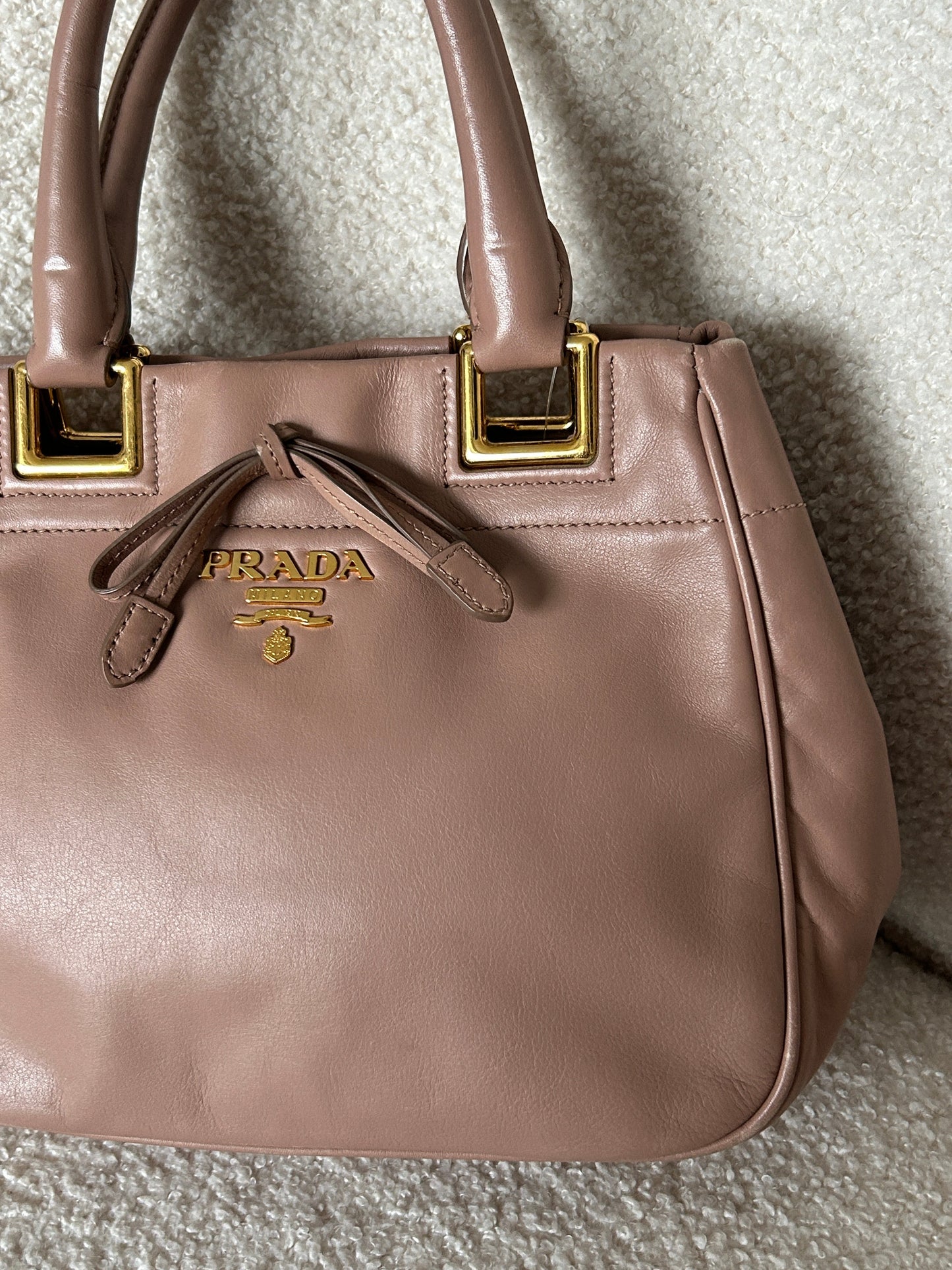 2010s Prada Vitello Leather Bow Handbag | O/S, Gold
