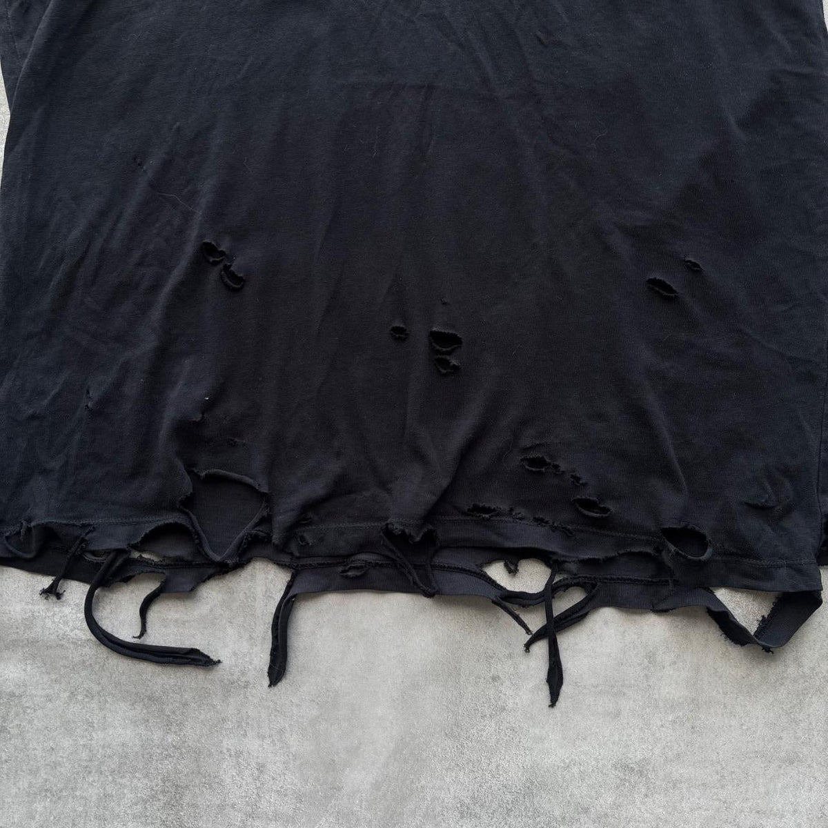 HUGO BOSS DISTRESSED T-SHIRT | O/S, Red
