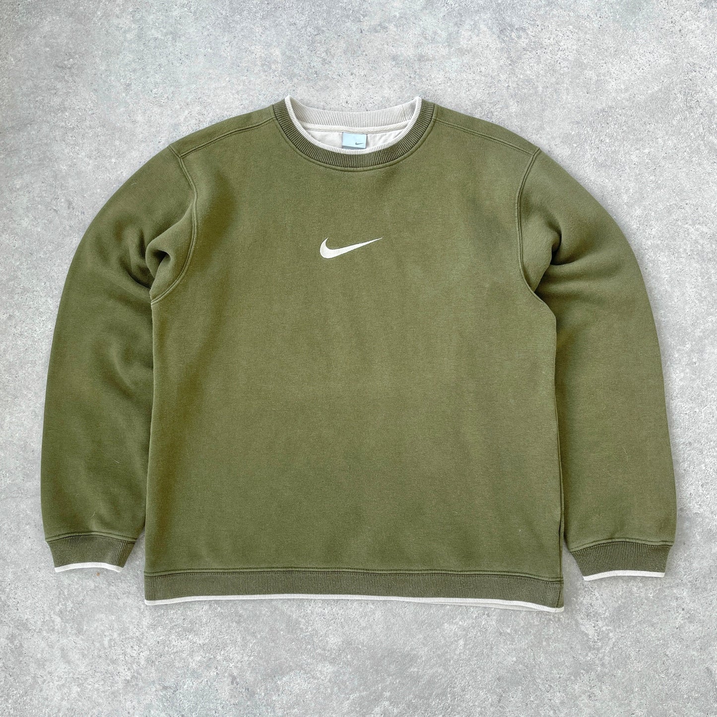 Nike RARE 2000s heavyweight embroidered sweatshirt (M)