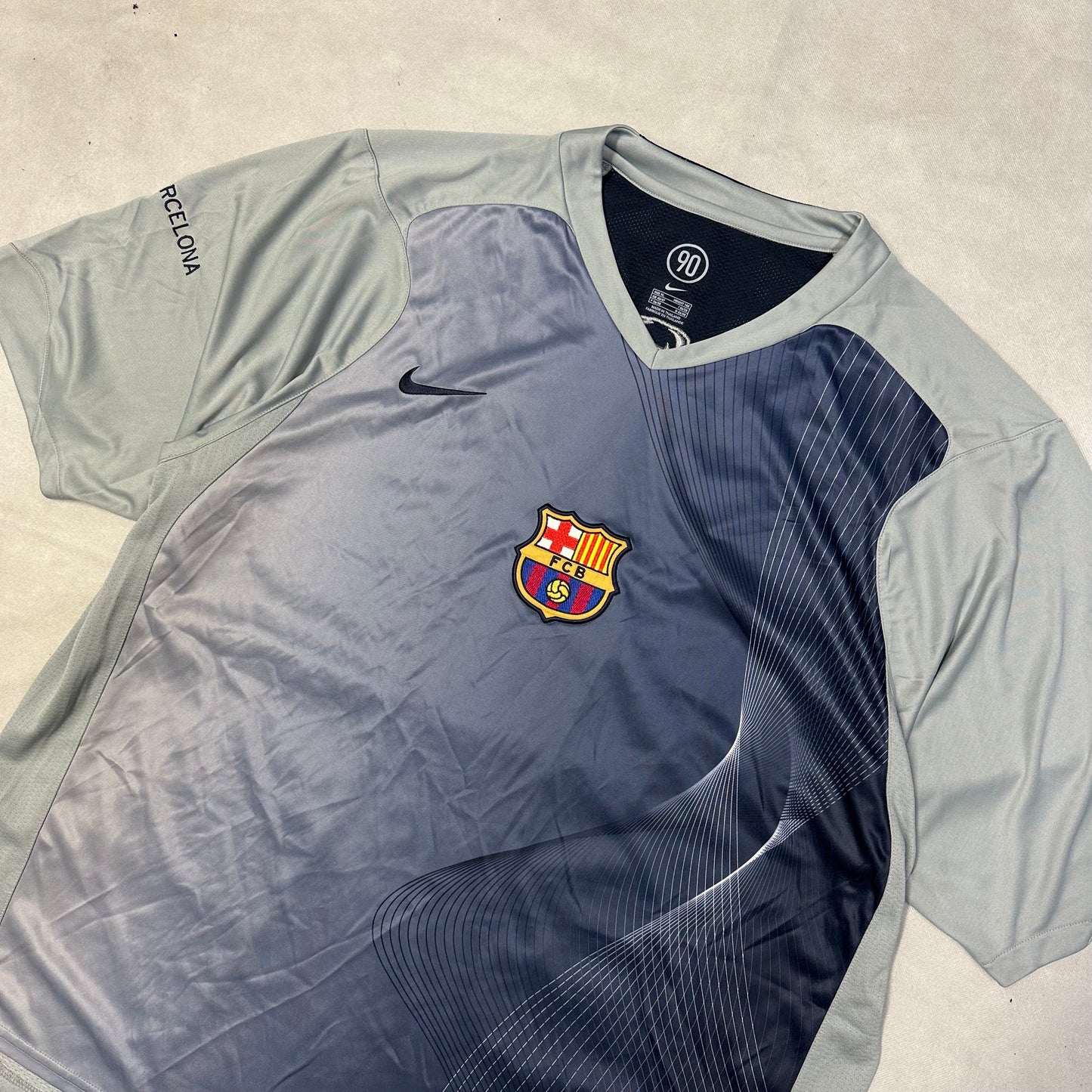 Nike Barcelona 2005/06 Training Shirt In Grey ( XL )