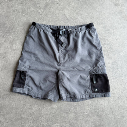 Nike ACG 2000s technical cargo shorts (M)